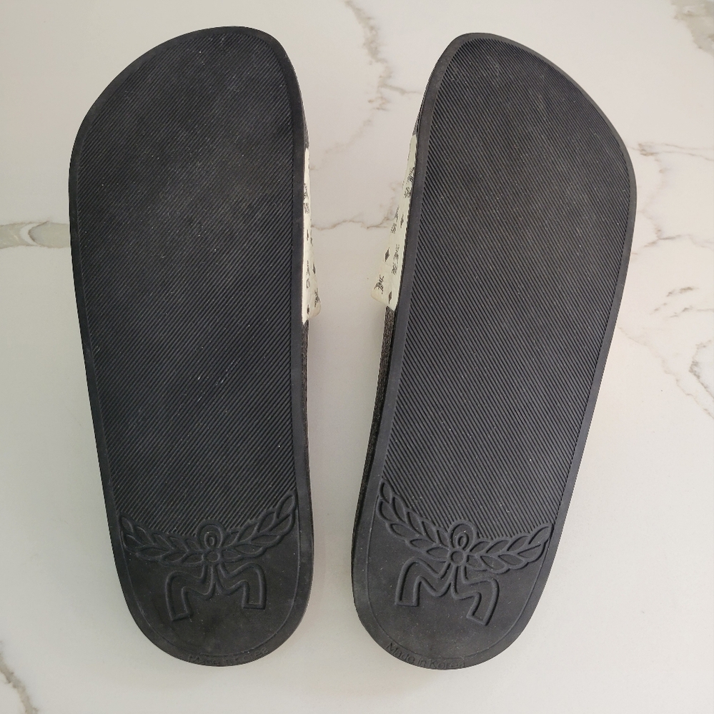 MCM Black and Cream Slides - Picture 2 of 7